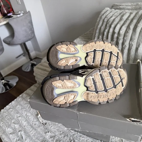Balenciaga Beige and Black Athletic Shoes - Picture 7 of 7